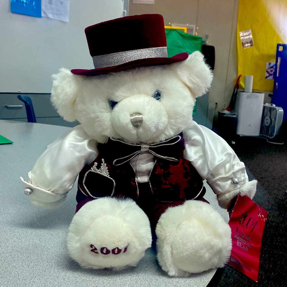 2001 Keepsake Memories Bear